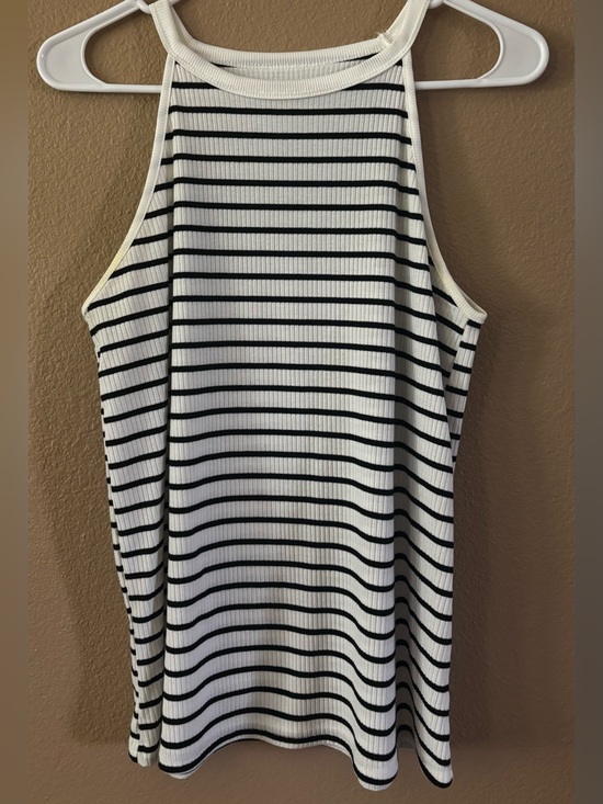 Tops - Women’s Striped Ribbed Halter Tank Top - Black & White